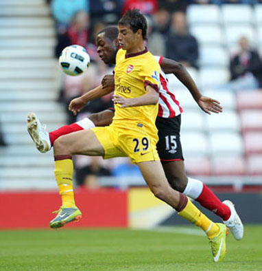 Marouane Chamakh_Arsenal_Nedum _Onuoha_ Sunderland